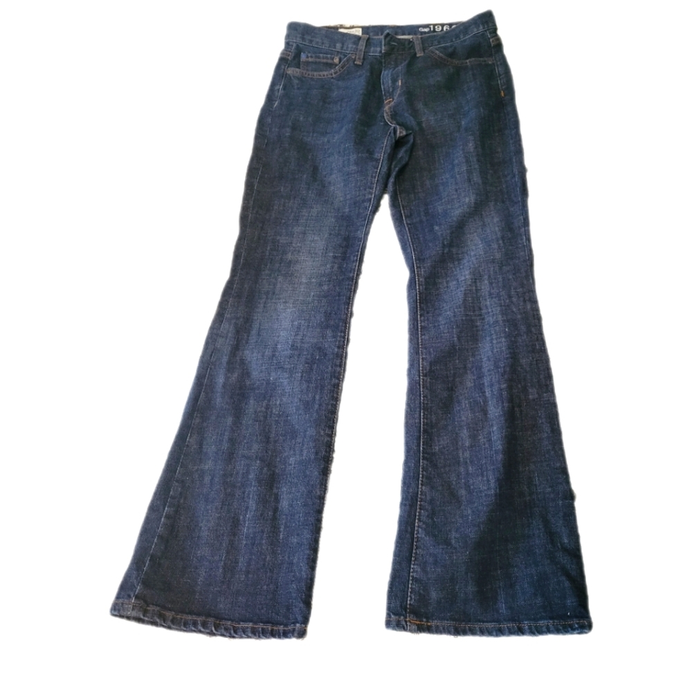 GAP STRAIGHT JEANS NWOT